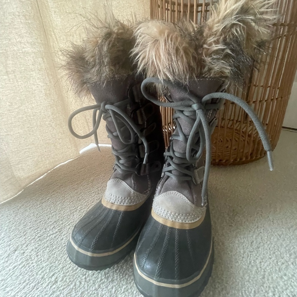 Sorel Joan of Arctic Snow Boots Winter Grey sz 7 Woman